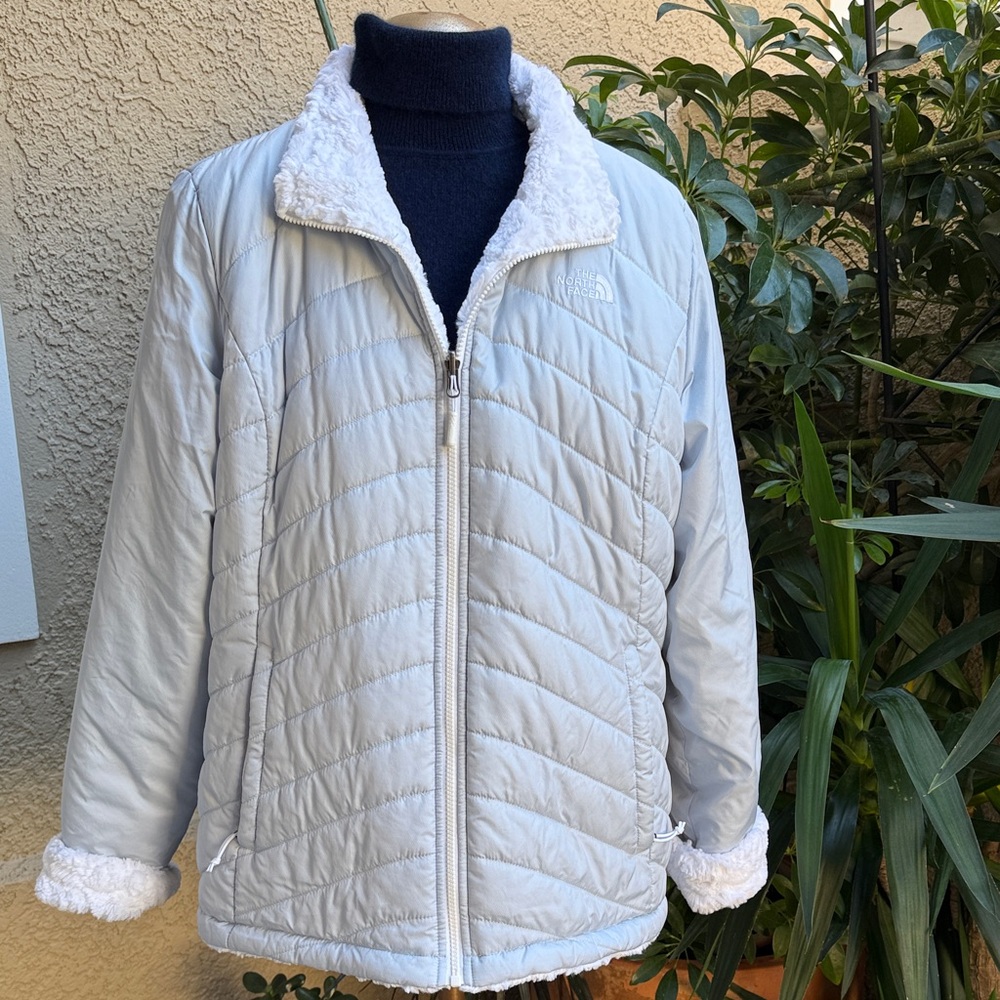 The North Face Women's Light Blue /White Faux Fur Reversible Puffer Jacket